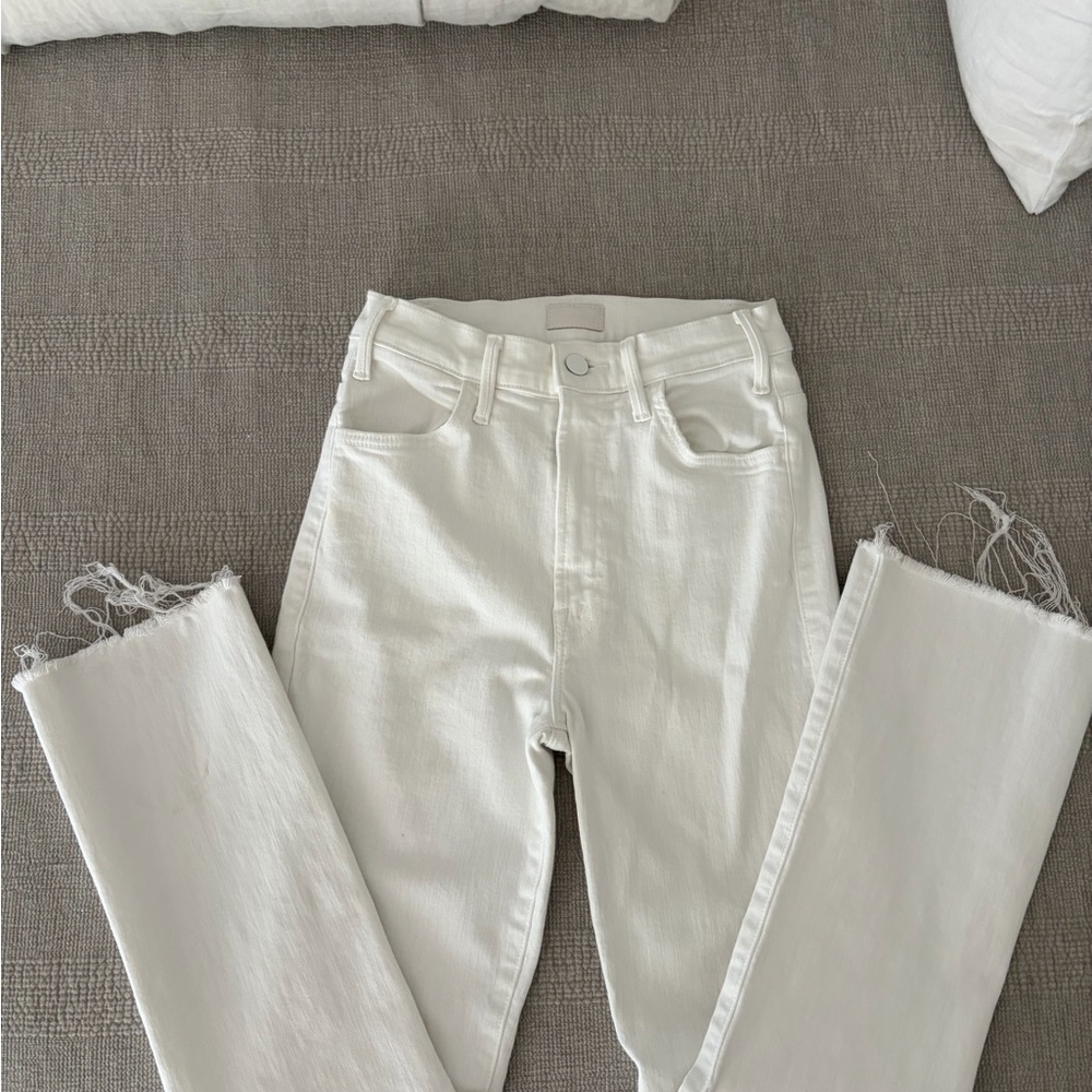 THE HUSTLER ANKLE FRAY DENIM IN FAIREST OF THEM ALL / WHITE BY MOTHER size 25